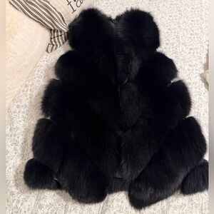 Fox 🦊 fur vest ! Beautiful Europe style